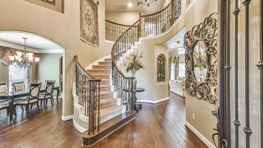 Humble 2-story, 5-bed 17703 Carr Creek Lane-idx