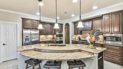 Humble 2-story, 5-bed 17703 Carr Creek Lane-idx