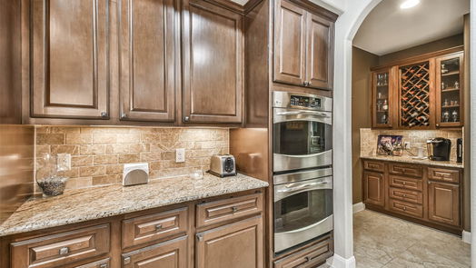 Humble 2-story, 5-bed 17703 Carr Creek Lane-idx