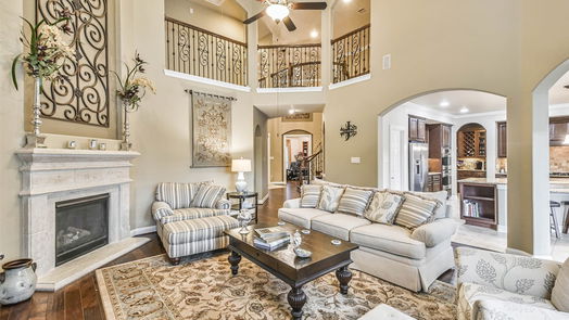 Humble 2-story, 5-bed 17703 Carr Creek Lane-idx
