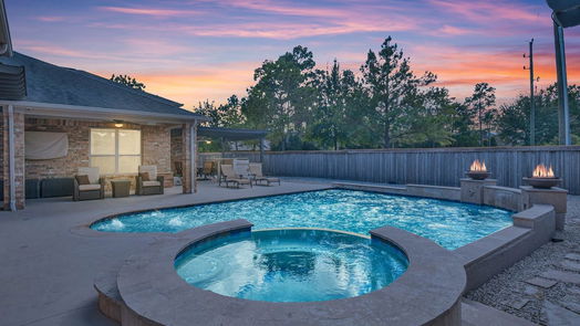 Humble 2-story, 5-bed 17703 Carr Creek Lane-idx