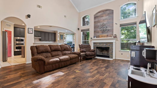 Humble 2-story, 4-bed 18518 Wild Basin Trail-idx