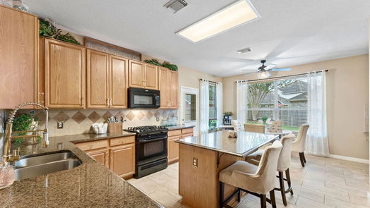 Humble 2-story, 4-bed 6723 Atasca South Court-idx
