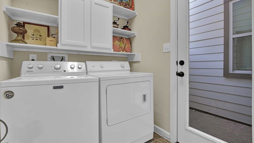 Humble 1-story, 3-bed 8615 Crescent Valley Lane-idx