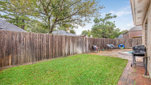 Humble 2-story, 4-bed 18514 Falcon Crest Drive-idx