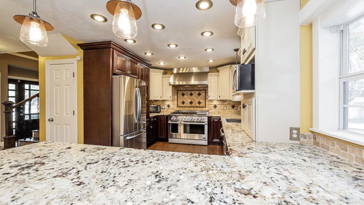 Humble 2-story, 4-bed 6014 Gnarled Oaks Court-idx