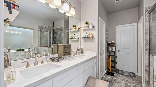 Humble 2-story, 4-bed 15139 Rainy Dusk Court-idx