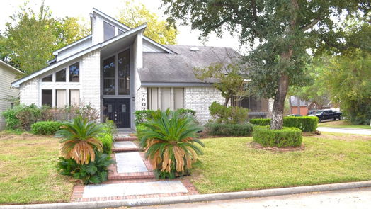 Humble 2-story, 3-bed 7602 Trophy Place Drive-idx