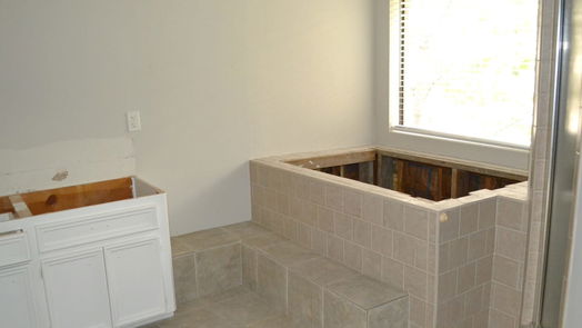 Humble 2-story, 3-bed 7602 Trophy Place Drive-idx