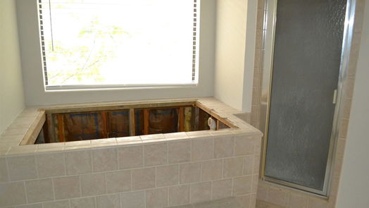 Humble 2-story, 3-bed 7602 Trophy Place Drive-idx