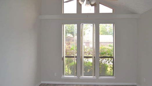 Humble 2-story, 3-bed 7602 Trophy Place Drive-idx