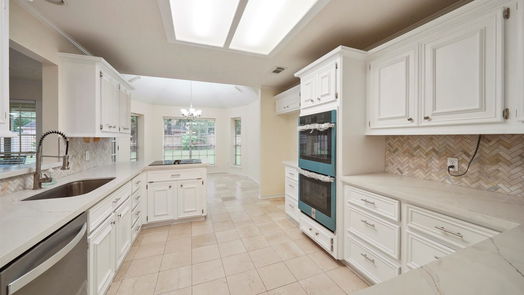 Humble 1-story, 4-bed 8014 Pine Green Lane-idx
