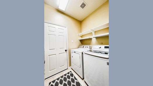 Humble 2-story, 4-bed 17635 Durham Ridge Lane-idx