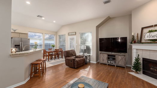 Humble 1-story, 3-bed 20611 White Berry Court-idx