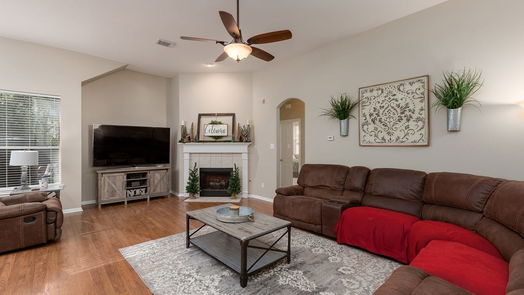 Humble 1-story, 3-bed 20611 White Berry Court-idx