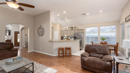 Humble 1-story, 3-bed 20611 White Berry Court-idx