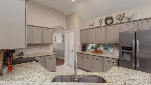 Humble 1-story, 3-bed 20611 White Berry Court-idx