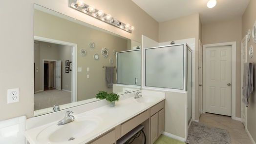 Humble 1-story, 3-bed 20611 White Berry Court-idx