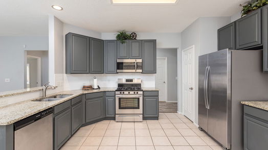 Humble 1-story, 3-bed 18818 Summer Anne Drive-idx