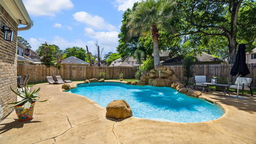 Humble 2-story, 4-bed 19927 Hickory Wind Drive-idx