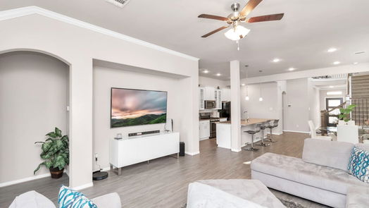Humble 2-story, 3-bed 15615 Baronial Castle Drive-idx