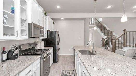 Humble 2-story, 3-bed 15615 Baronial Castle Drive-idx