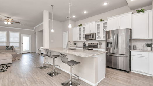 Humble 2-story, 3-bed 15615 Baronial Castle Drive-idx