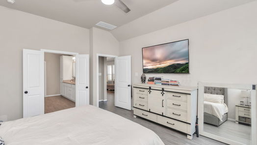 Humble 2-story, 3-bed 15615 Baronial Castle Drive-idx