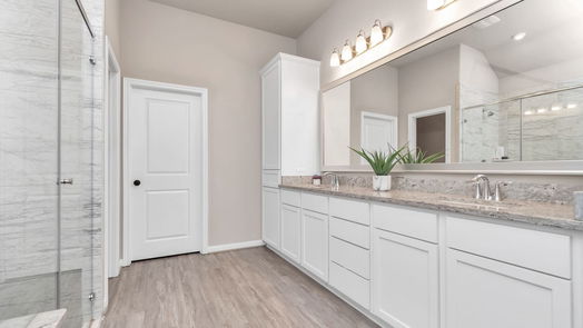 Humble 2-story, 3-bed 15615 Baronial Castle Drive-idx