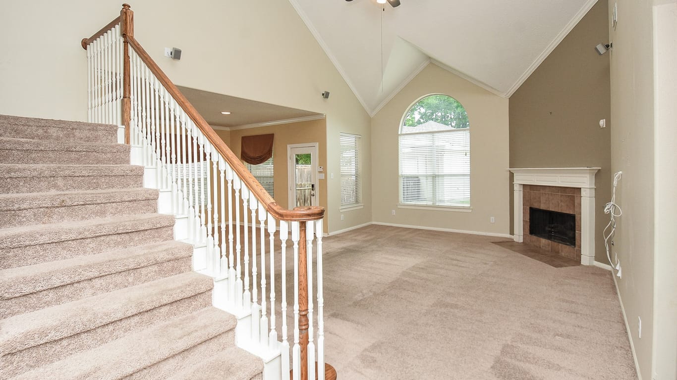 Humble 2-story, 5-bed 18534 N Roaring River Court-idx