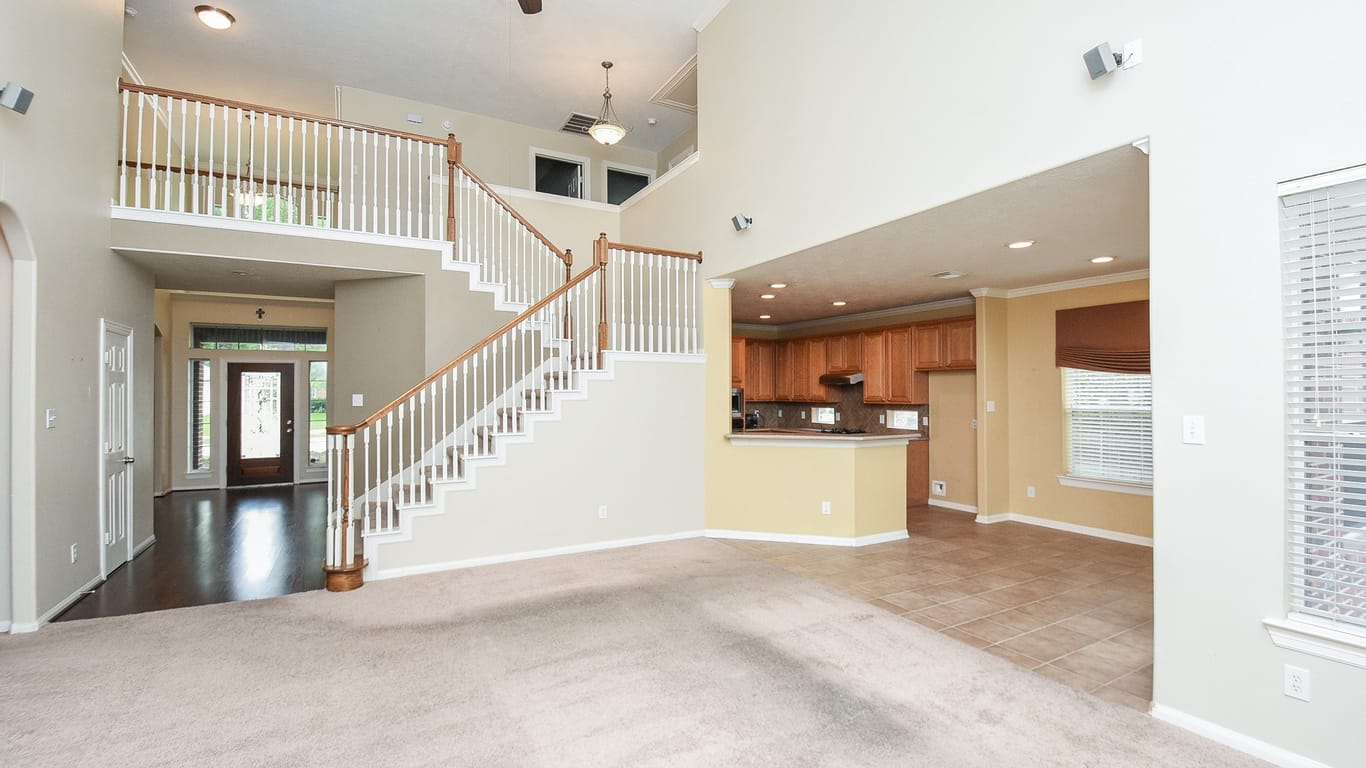 Humble 2-story, 5-bed 18534 N Roaring River Court-idx