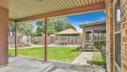 Humble 2-story, 4-bed 7719 12th Fairway Lane-idx