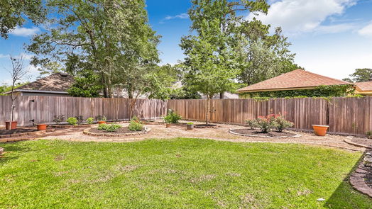 Humble 2-story, 4-bed 7719 12th Fairway Lane-idx