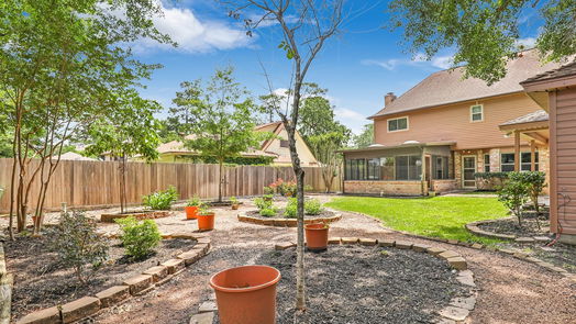 Humble 2-story, 4-bed 7719 12th Fairway Lane-idx
