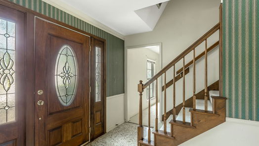 Humble 2-story, 4-bed 7719 12th Fairway Lane-idx