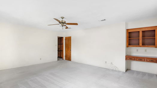 Humble 2-story, 4-bed 7719 12th Fairway Lane-idx