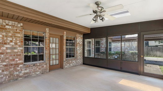 Humble 2-story, 4-bed 7719 12th Fairway Lane-idx