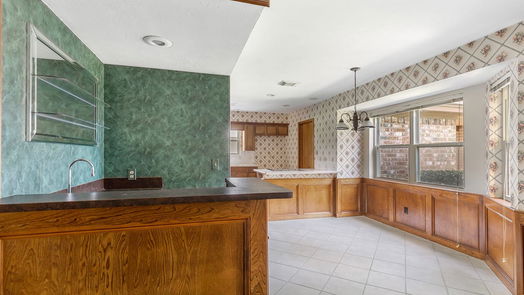 Humble 2-story, 4-bed 7719 12th Fairway Lane-idx