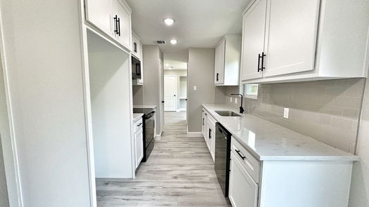 Humble 2-story, 3-bed 5223 Forest Timbers Drive-idx
