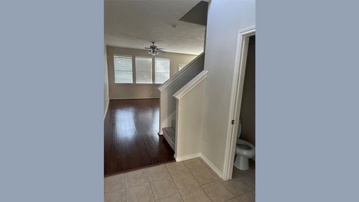 Humble 2-story, 3-bed 17618 Bering Bridge Lane-idx