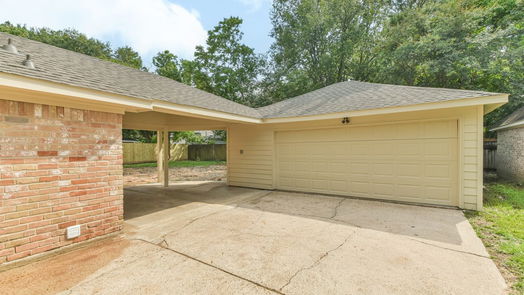 Humble 2-story, 4-bed 19631 Pinehurst Trail Drive-idx