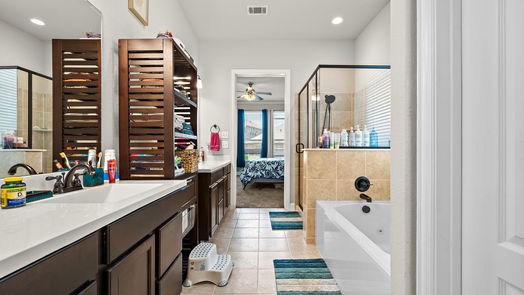 Humble 2-story, 5-bed 12318 Oakleaf Bend Drive-idx