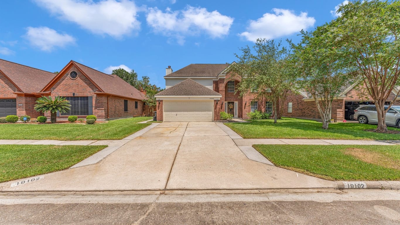 Humble 2-story, 4-bed 19102 Oakway Drive-idx