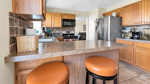 Humble 2-story, 4-bed 19102 Oakway Drive-idx