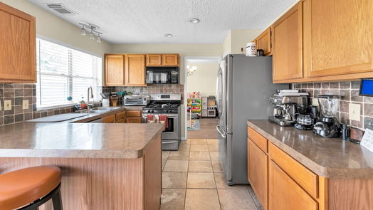 Humble 2-story, 4-bed 19102 Oakway Drive-idx