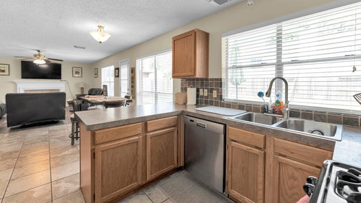 Humble 2-story, 4-bed 19102 Oakway Drive-idx