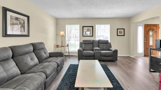 Humble 2-story, 4-bed 19102 Oakway Drive-idx