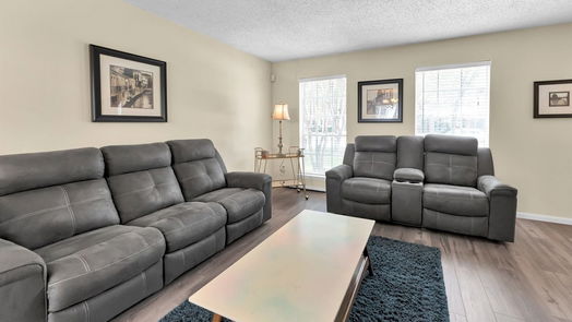 Humble 2-story, 4-bed 19102 Oakway Drive-idx