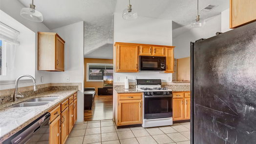 Humble null-story, 3-bed 18818 Danalyn Court-idx