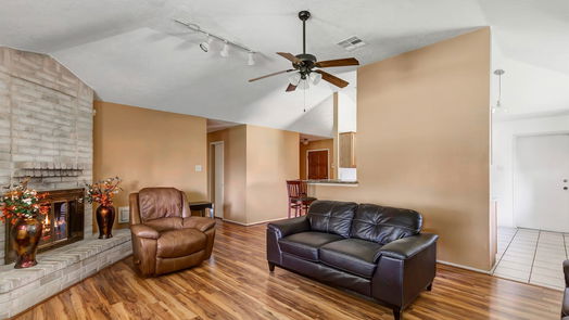 Humble null-story, 3-bed 18818 Danalyn Court-idx